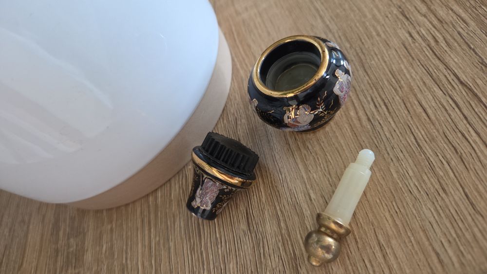 Dekoracyjny flakon na perfumy