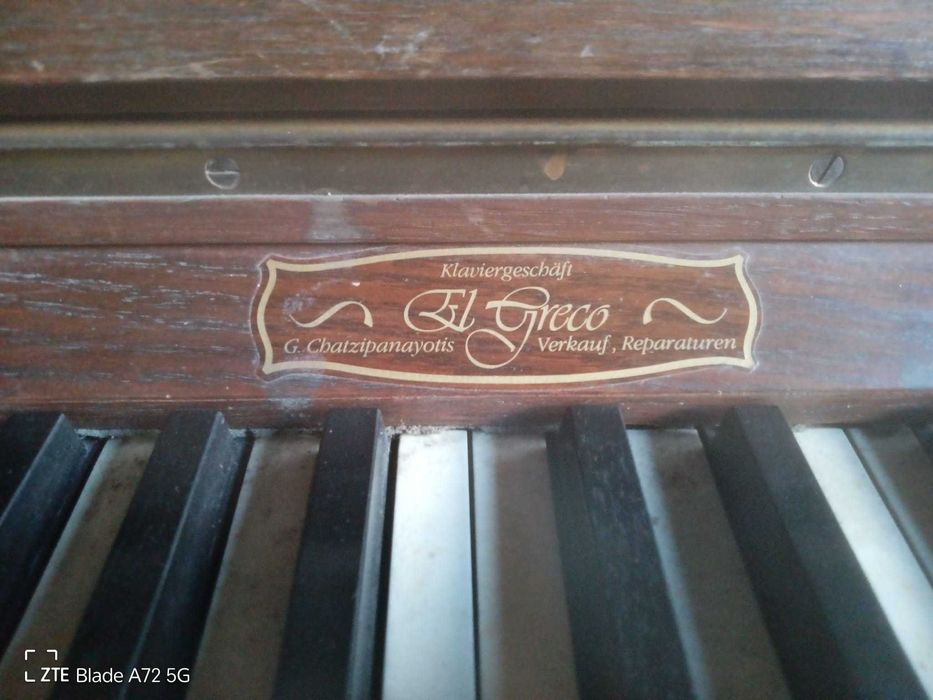 Piano vertical antigo BAIXA DE PREÇO