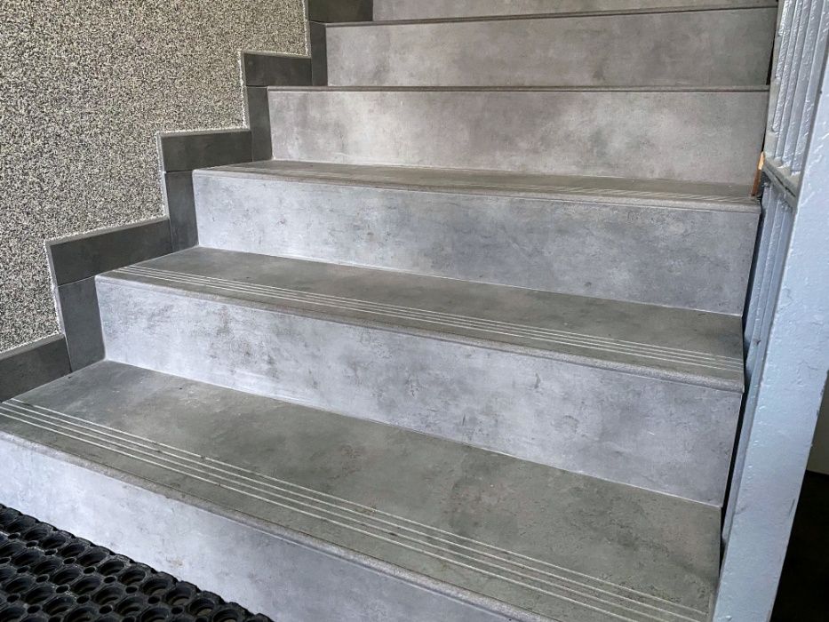 Płytki betonopodobne na schody, stopnice 100x30