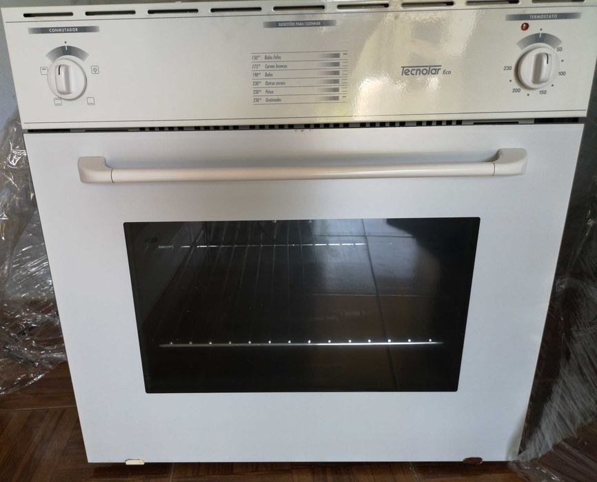 Forno de encastrar branco