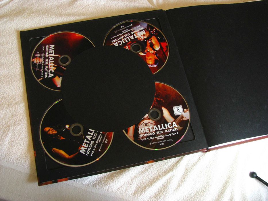 Metallica "Nothing Else Matters" livro+ 4 DVDs