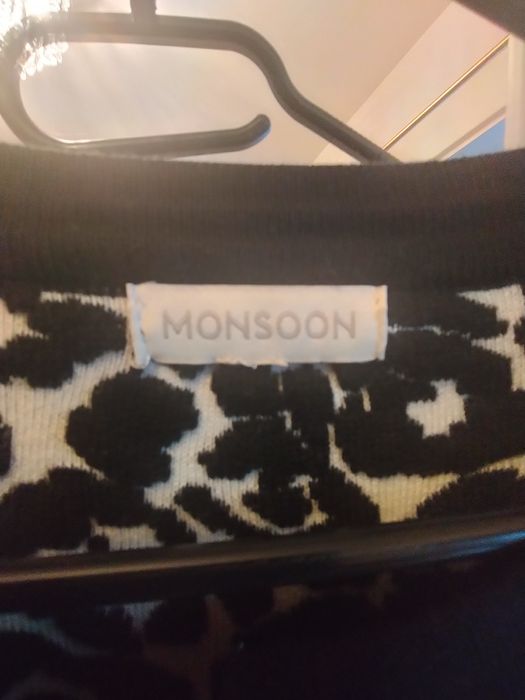 Witam długi firmy monson