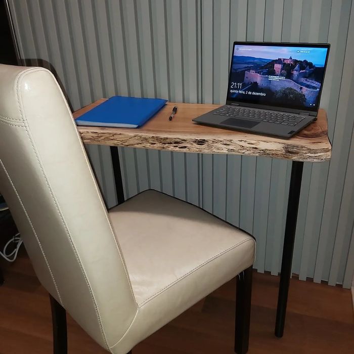 Tampo de secretária  madeira medidas 88 x 42 cm