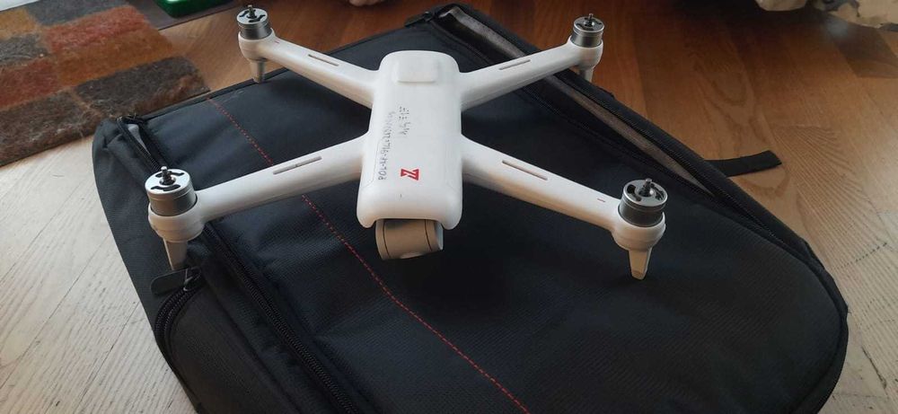 Dron Fimi A3+dodatki (m.in. dedykowana torba, gogle FPV Eachine ev800)