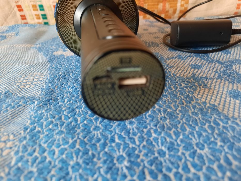 Караоке микрофон V8 беспроводной блютуз микрофон bluetooth