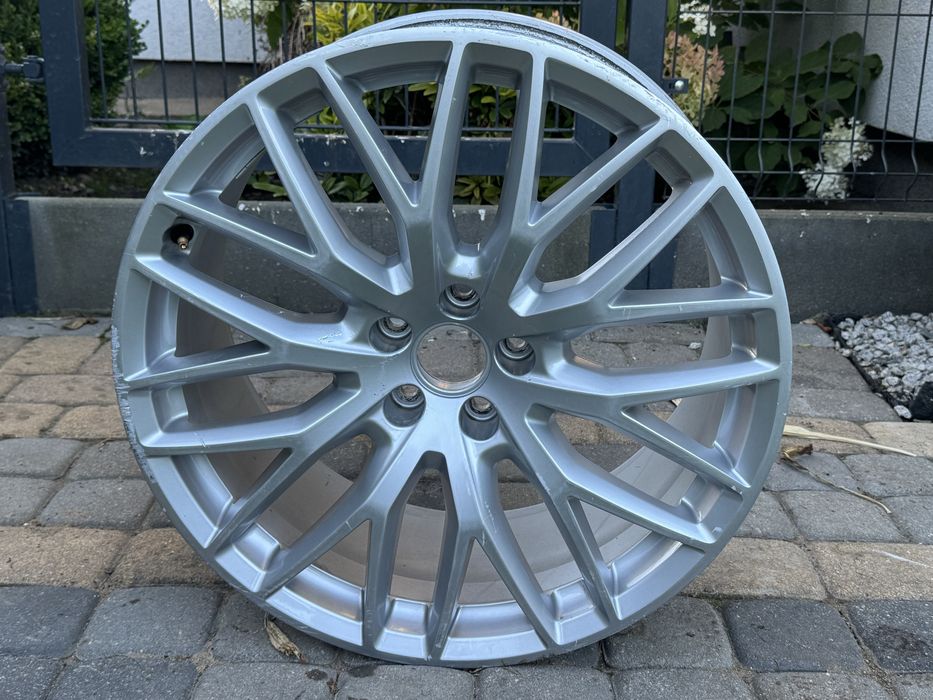 Felga aluminiowa Audi a6 9.0" x 20" 5x112 ET 37