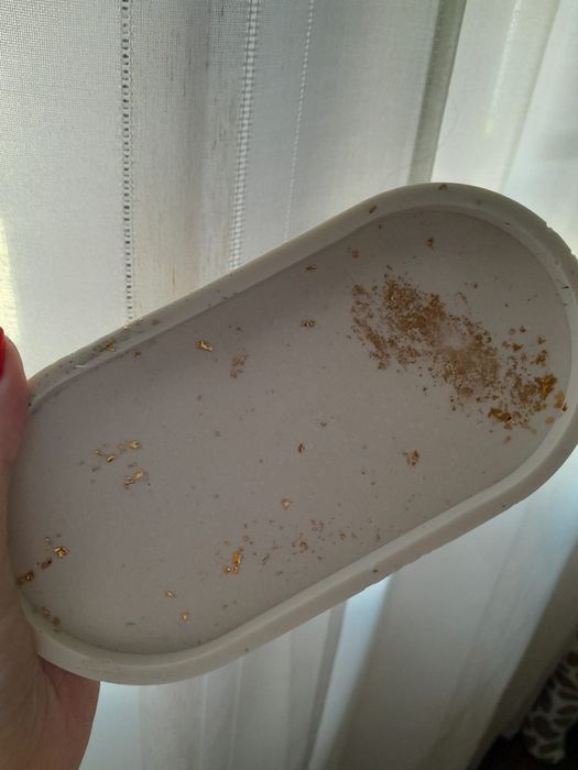 Base Oval Branca & Dourado