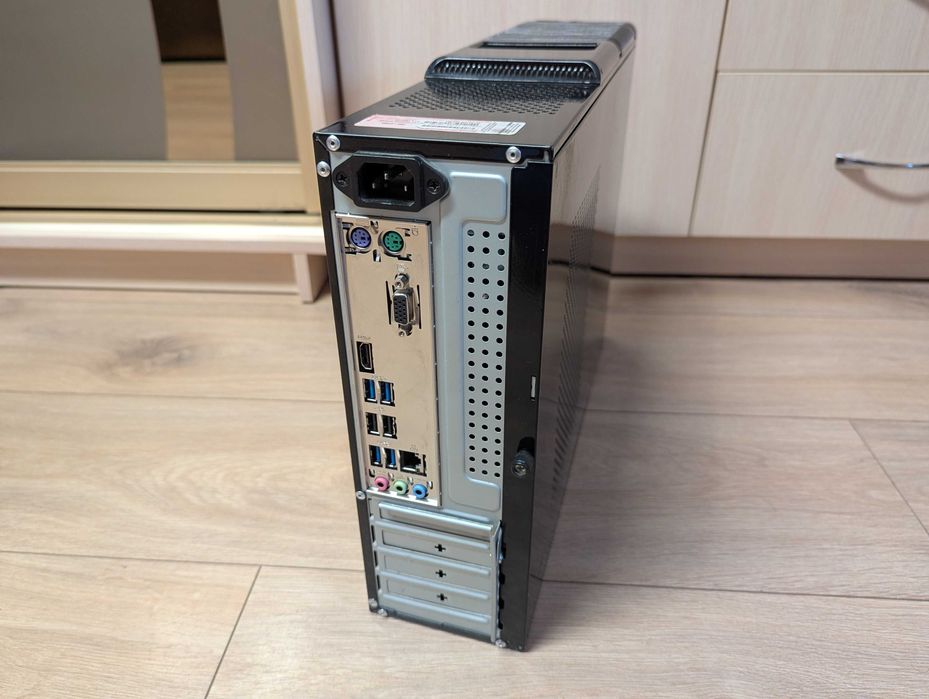 Системный блок мини s.AM4 AMD Ryzen 5-2400G/DDR4 8gb./Video VEGA11/SSD M.2 128gb.