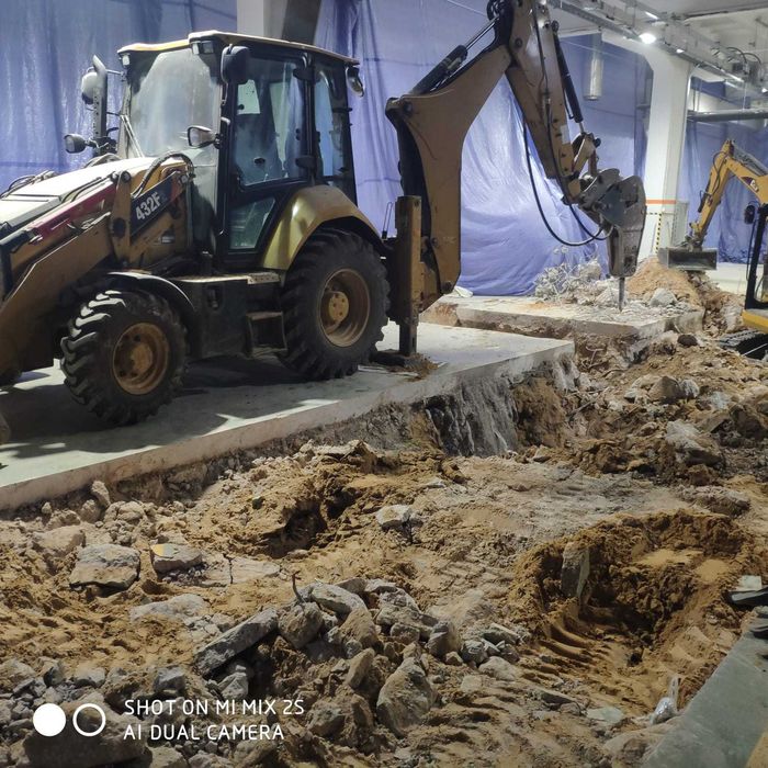 Wyburzenia kucie betonu koparko ładowarka Kielc zageszczarka podbudowa