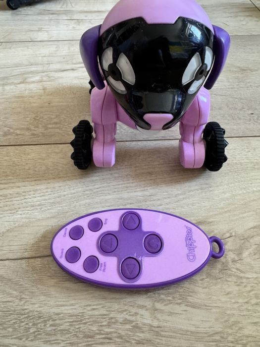 Інтерактивна собака на пульті робот-собака WowWee Chippies
