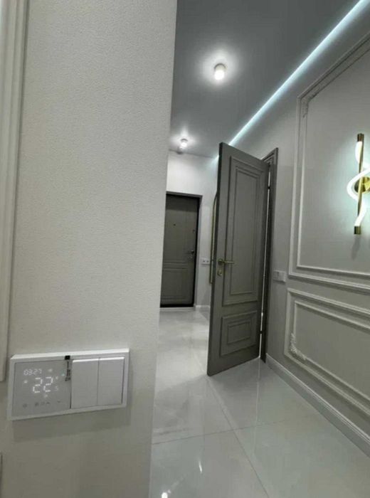 Продам квартиру в Кадорі на Краснова.Авторський ремонт.Розтермінування