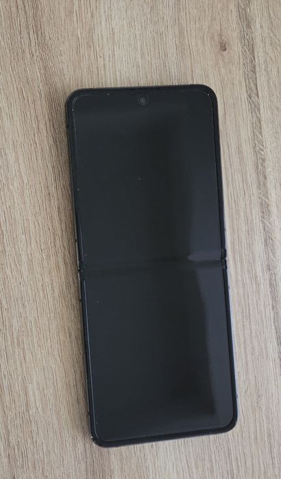 Samsung Z Flip4 5G, 128GB, 8GB RAM, Dual SIM, Graphite