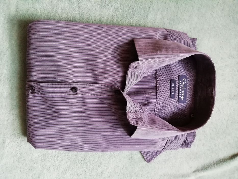 Elegancka koszula w paski z długim rękawem. Slim fit.