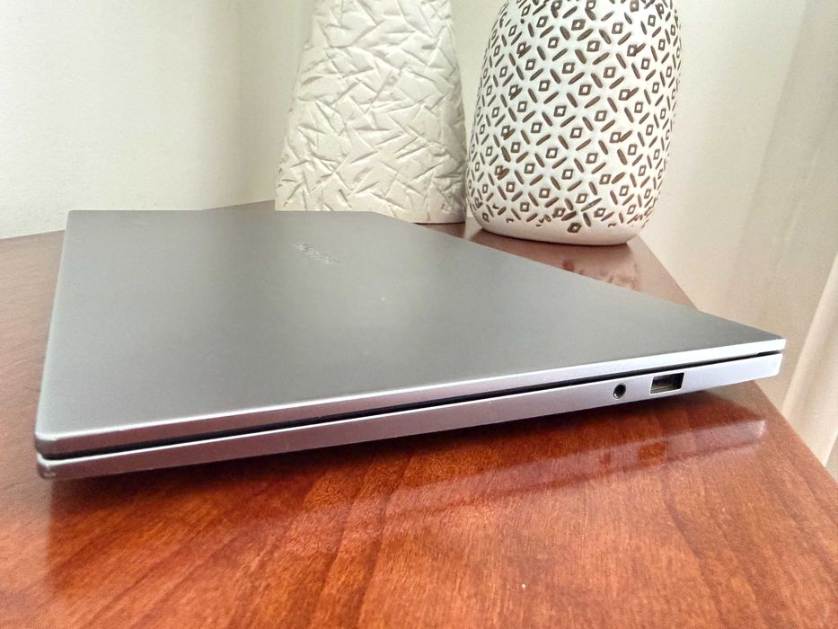 Huawei Matebook 14D|14"FullHD|Ryzen 5-3500u Quad Core|8G Ram|Ssd 256Gb
