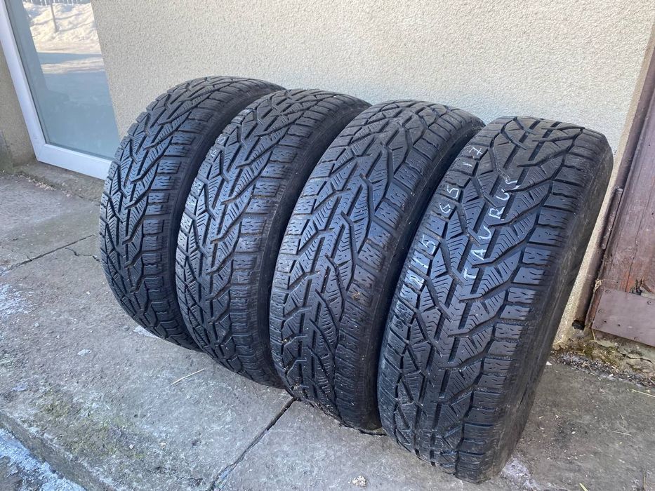 Резина TAURUS 215/65/R17.  4шт. Зима