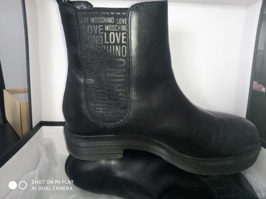 Botas Moschino 40