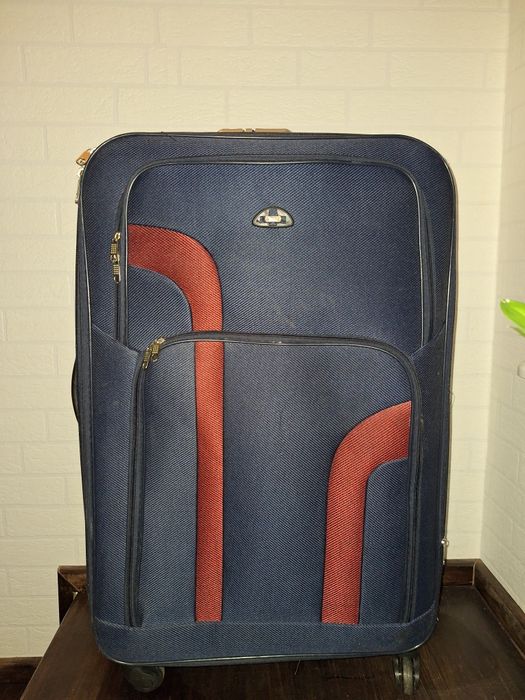 Duza walizka podróżna