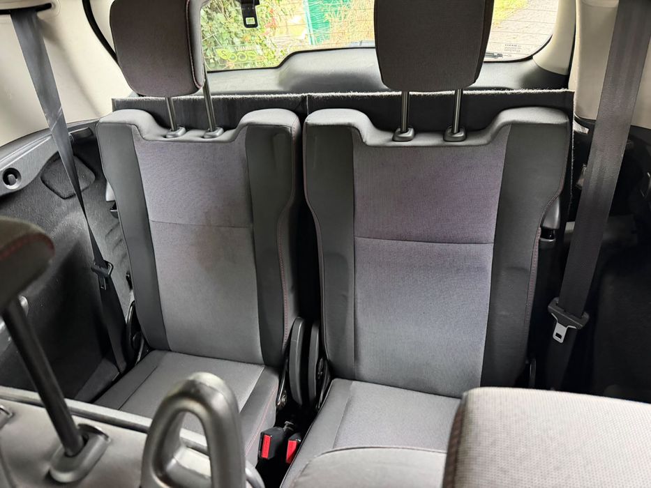 Renault Scenic 1.5 DCI ( 7 lugares )