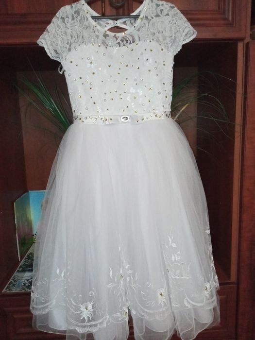 Вечірні випускні сукні для дівчаток