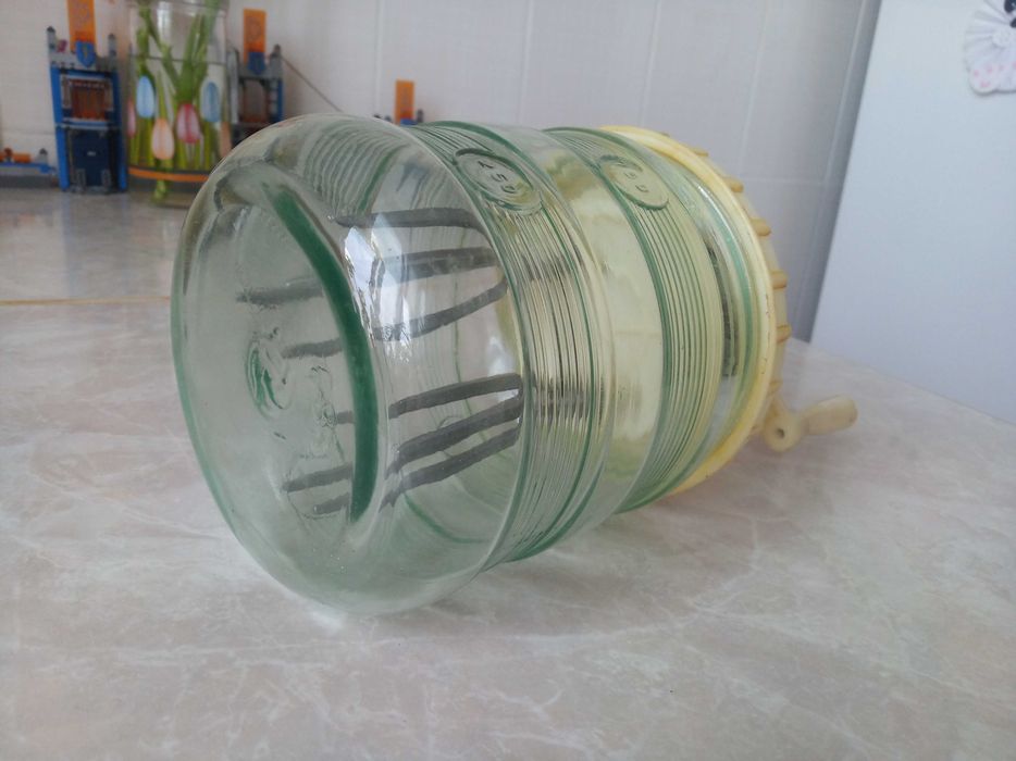 Недорого! Миксер ручной, советский, банка 1л.