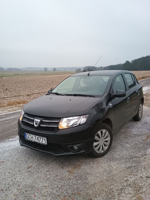 Sprzedam Dacia Sandero 1.5 dci dwa komplety opon