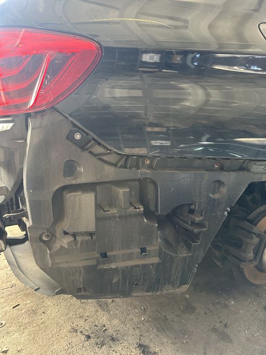 Кронштейн бампера заднє  кріплення бампера Bmw f10 USA