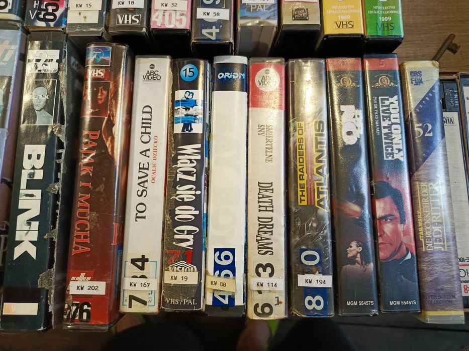 Kasety VHS różne filmy 46 sztuk