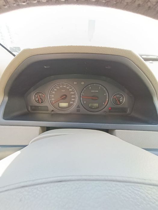 Продам Volvo XC90