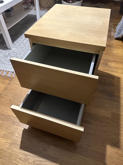 Mesa de Cabeceira IKEA