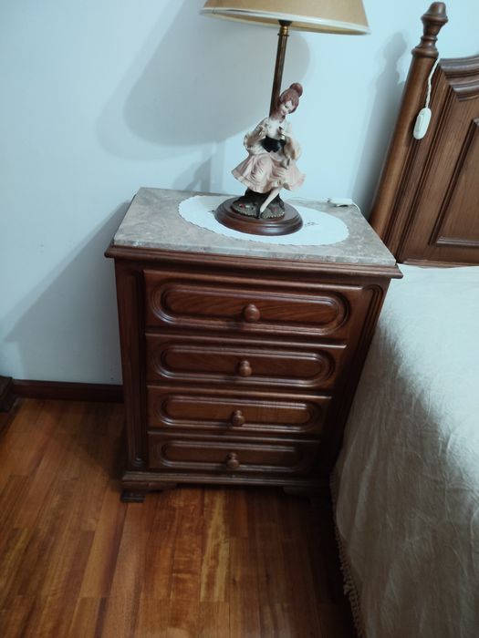 Quarto de casal com cómoda