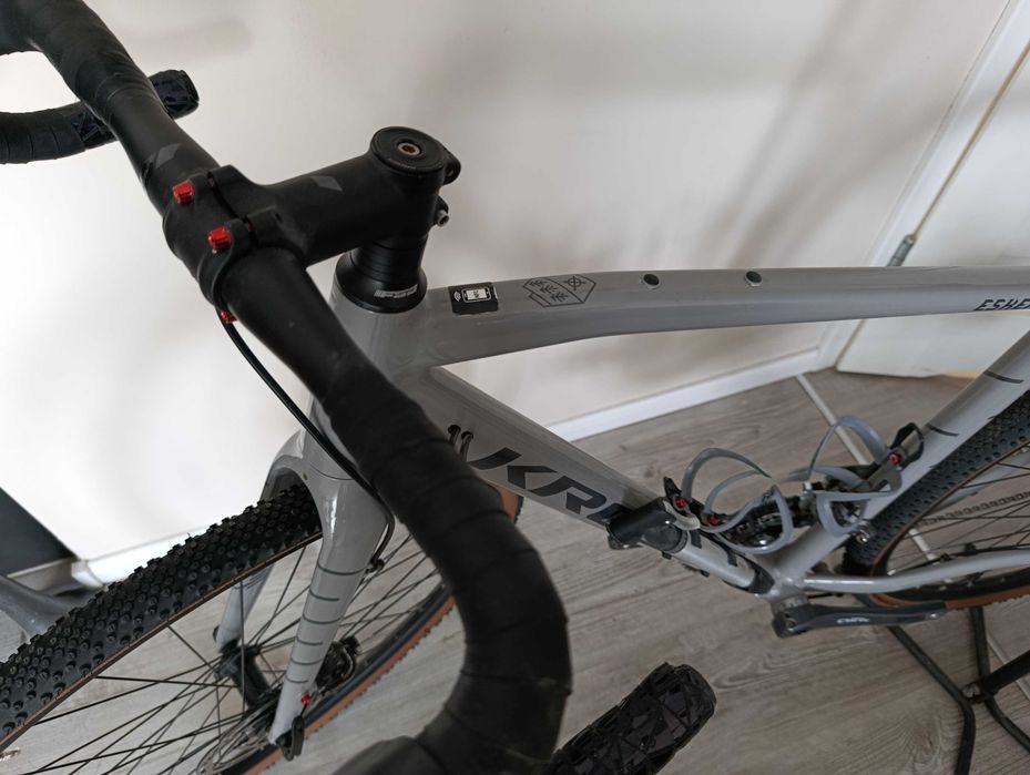 KROSS ESKER 1.0 2023 rama M (dla wzrostu 168-178cm) pedały SPD+gratisy