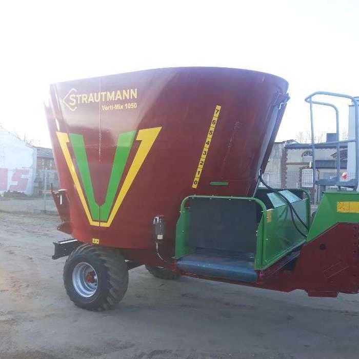 Paszowóz/wóz paszowy Strautmann 1050