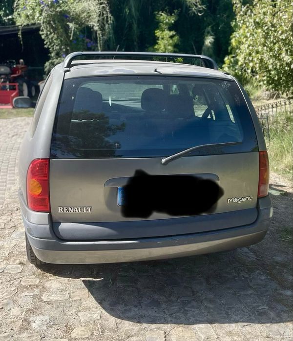 Renault Megane cinzento