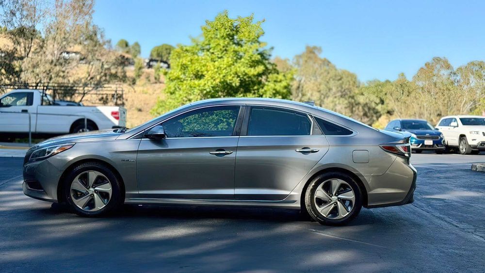 Hyundai Sonata Limited      2017