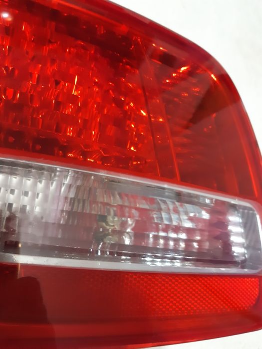 Lampy Audi A8 D3 tył klapa przedlift