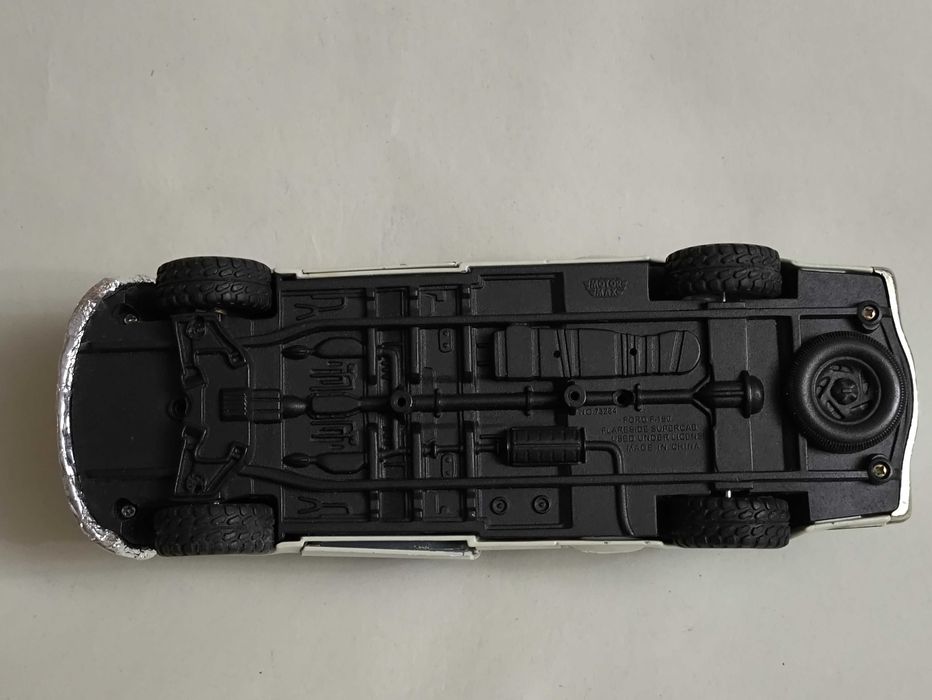 Машинка Ford F-150 Flareside Supercab Motormax 1/24