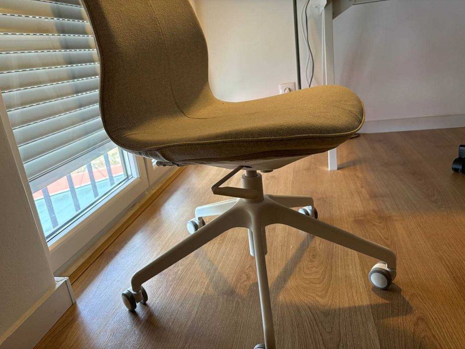 Cadeira LÅNGFJÄLL IKEA p/escritório, Gunnared bege