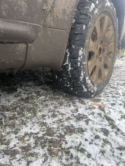 Продам Ауді та запасний кузов до неї