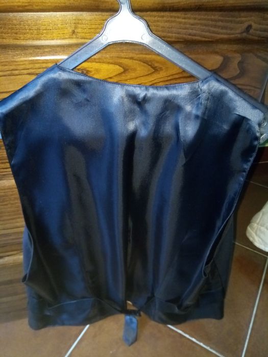 Dois Coletes de homem. Cor preto