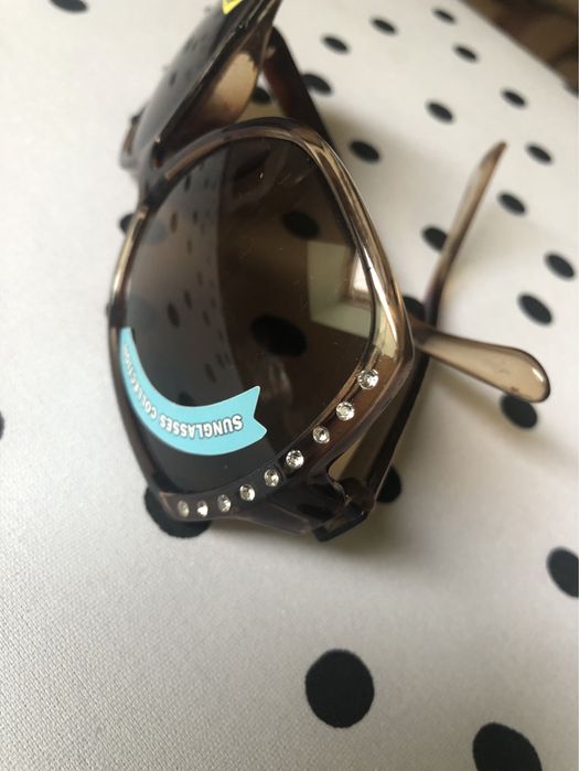 Dziewczęce brązowe eleganckie okulary przeciwsłoneczne Keen