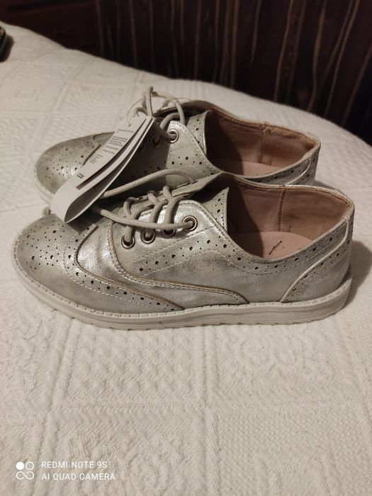 Sapatos sandálias Novos c/ etiqueta Tam. 32