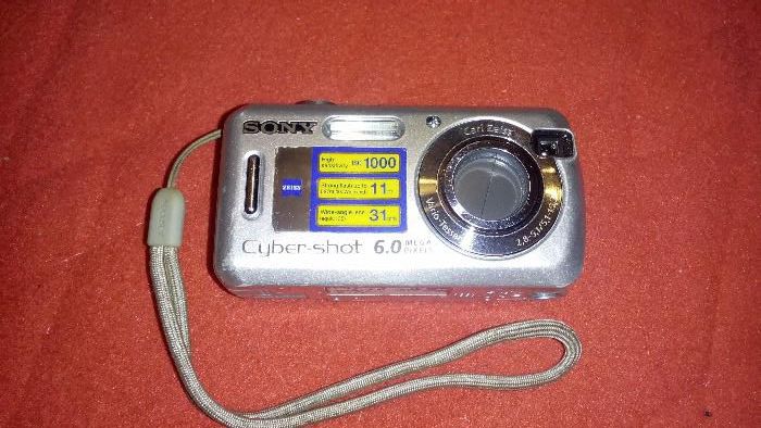 Máquina Fotográfica Sony DSC-S600
