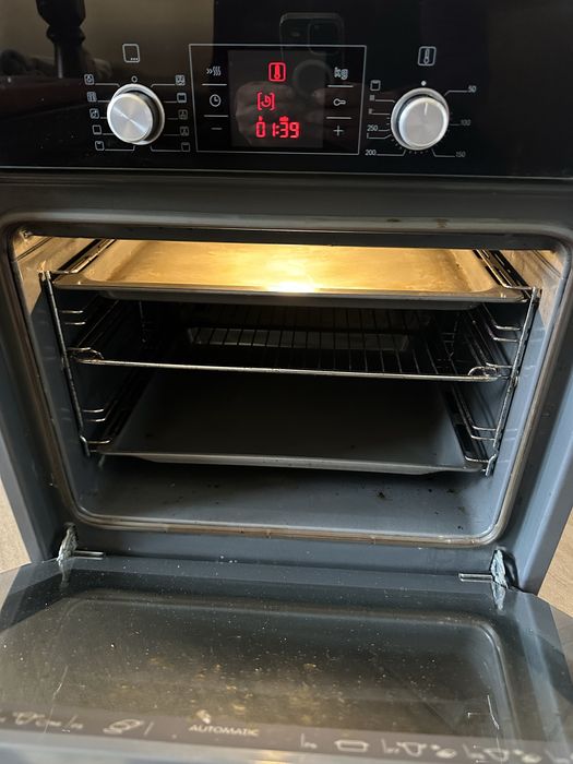 Духовка Bosch HBG34B560
