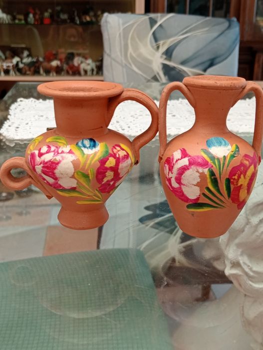 Miniaturas em barro pintadas á mão