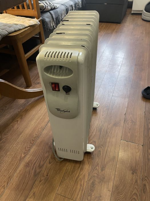 Обігрівач масляний Whirpool 2000W