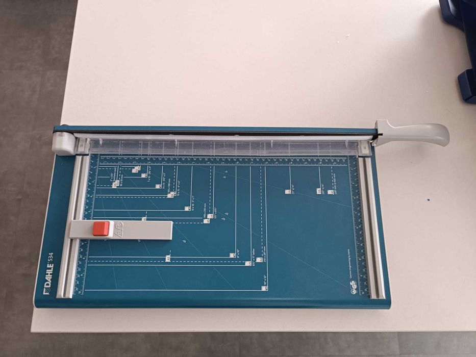 Guilhotina DAHLE  A3