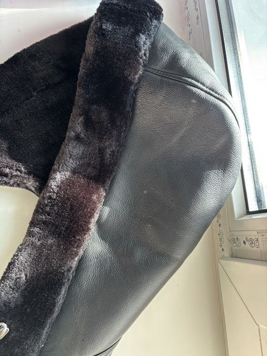 Отдам бесплатно женские джинсы, шапку и теплый капюшон от дубленки