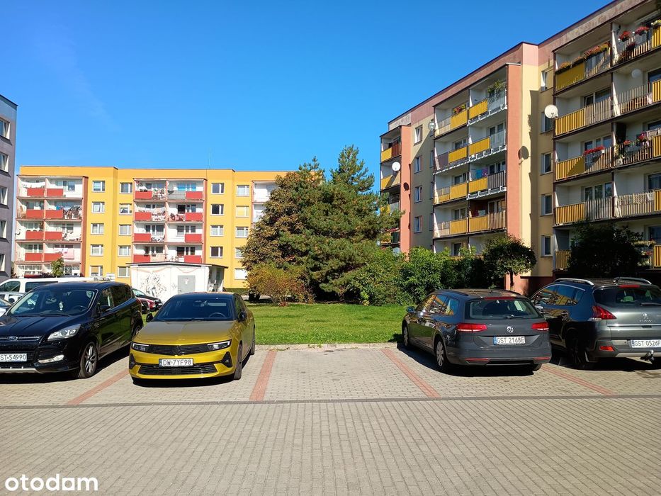 Konstytucja Mieszkanie 2-pokojowe z balkonem na 3 piętrze