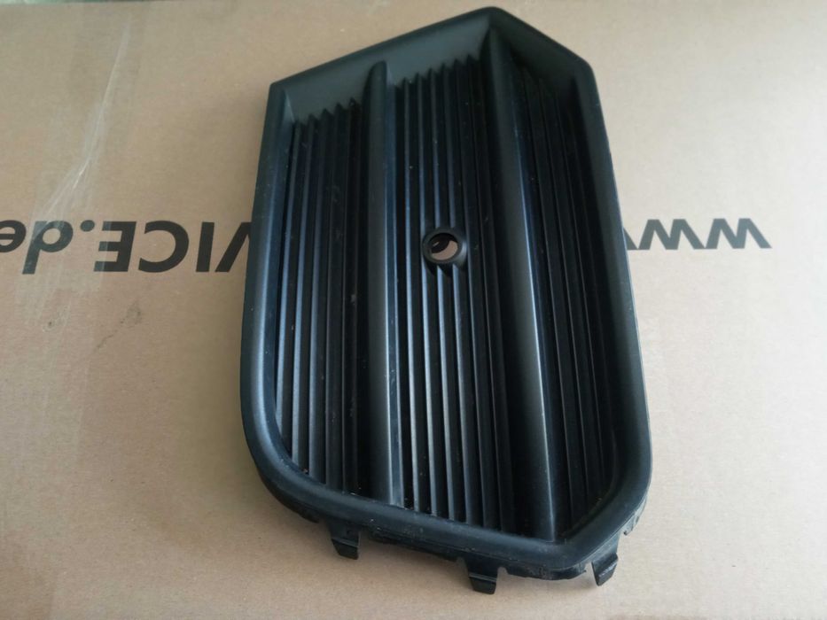 Audi Q3 8U Lift Kratka Zderzaka Prawa Przednia 8U0 Zaslepka Oryg