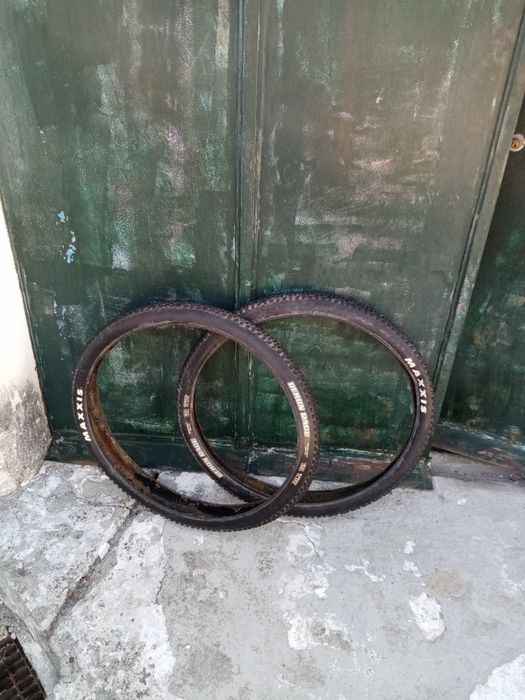 Par de pneus maxxis